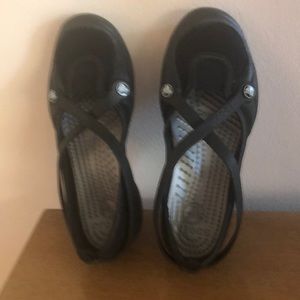 Croc shoes - Black - sz 5 EUC